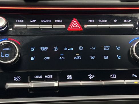 Used 2025 Hyundai Santa Fe Calligraphy AWD/4WD image 18