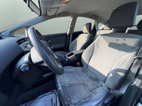 Used 2015 Toyota Prius Three image 9