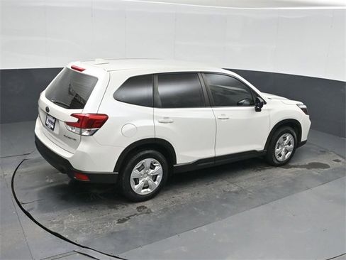 Used 2021 Subaru Forester Base image 31