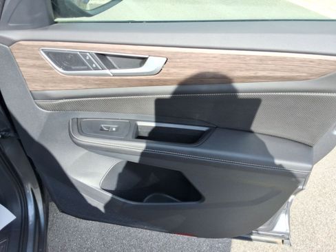 Used 2024 Volkswagen Atlas SEL Premium R-Line image 27