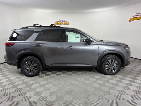 New 2026 Nissan Pathfinder SV image 7