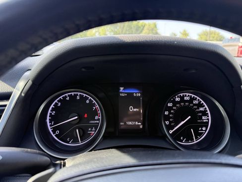 Used 2022 Toyota Camry SE FWD image 30