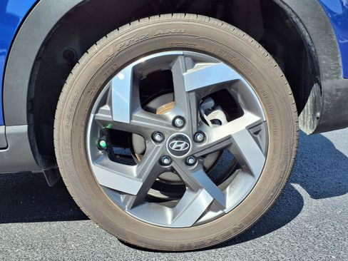 Used 2025 Hyundai Venue SEL FWD image 31
