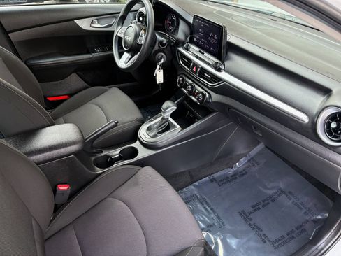 Used 2023 Kia Forte LXS w/ LXS Technology Package FWD image 22
