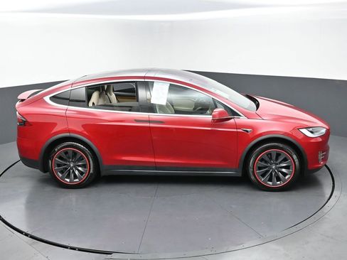 Used 2018 Tesla Model X 100D image 43
