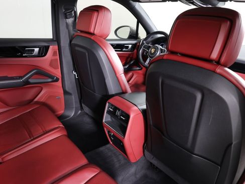 Used 2020 Porsche Cayenne S AWD/4WD image 40