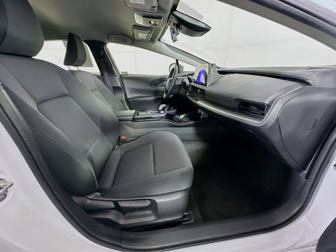 Used 2024 Toyota Prius LE image 30