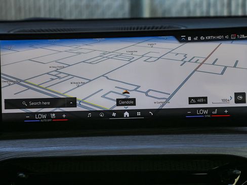 New 2026 BMW 330i Sedan w/ Convenience Package image 11