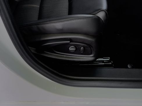 Used 2017 Chevrolet Impala LT w/ Convenience Package FWD image 56