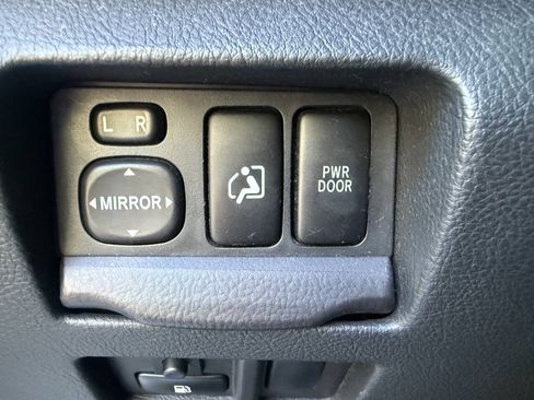 Used 2004 Lexus RX 330 FWD image 24