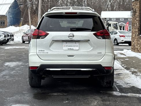 Used 2017 Nissan Rogue S w/ S Appearance Package image 4