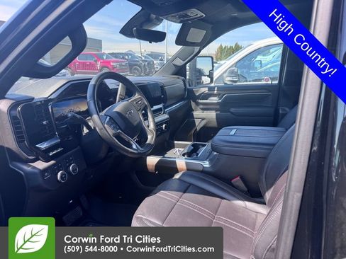 Used 2024 Chevrolet Silverado 2500 High Country w/ High Country Premium Package AWD/4WD image 11