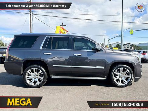 Used 2016 Cadillac Escalade Luxury AWD/4WD image 13