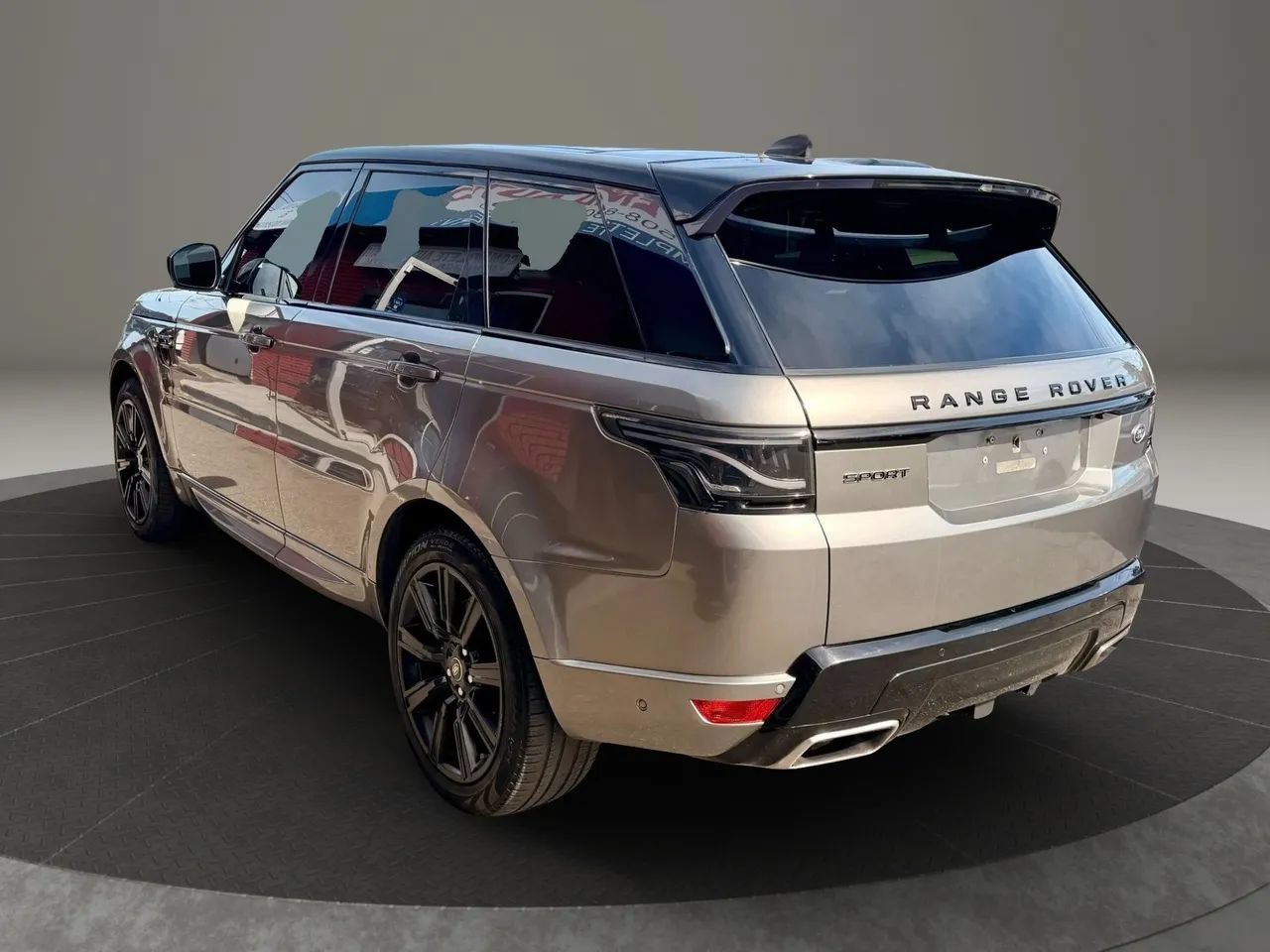 Used 2018 Land Rover Range Rover Sport HSE Dynamic AWD/4WD image 2