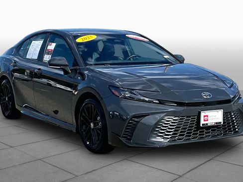 Certified 2025 Toyota Camry SE w/ Convenience Package FWD image 2