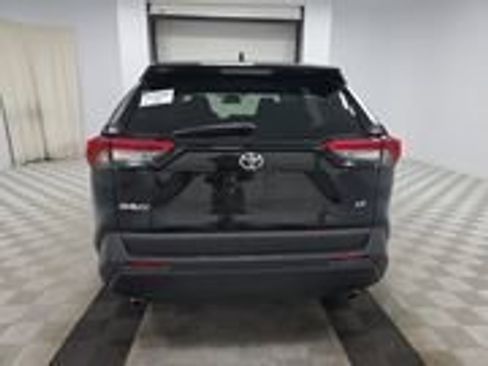 Used 2024 Toyota RAV4 LE FWD image 5