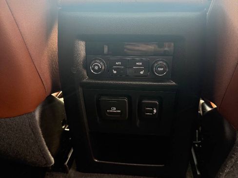 Used 2019 Chevrolet Traverse High Country w/ LPO, Floor Liner Package AWD/4WD image 40