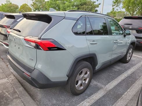 Used 2022 Toyota RAV4 XLE w/ Convenience Package FWD image 3