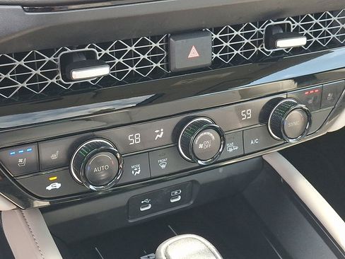 Used 2023 Honda Accord Touring image 17