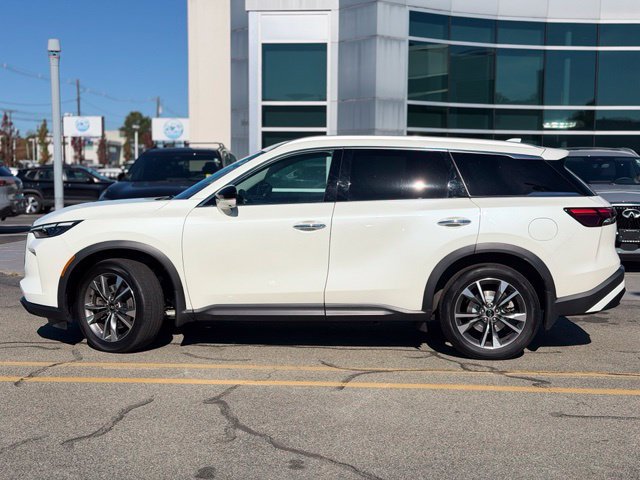 Used 2023 INFINITI QX60 Luxe w/ Cargo Package AWD/4WD image 3