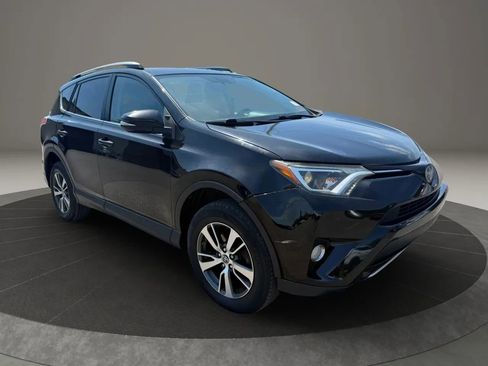 Used 2017 Toyota RAV4 XLE w/ Plus Special Value Package AWD/4WD image 4