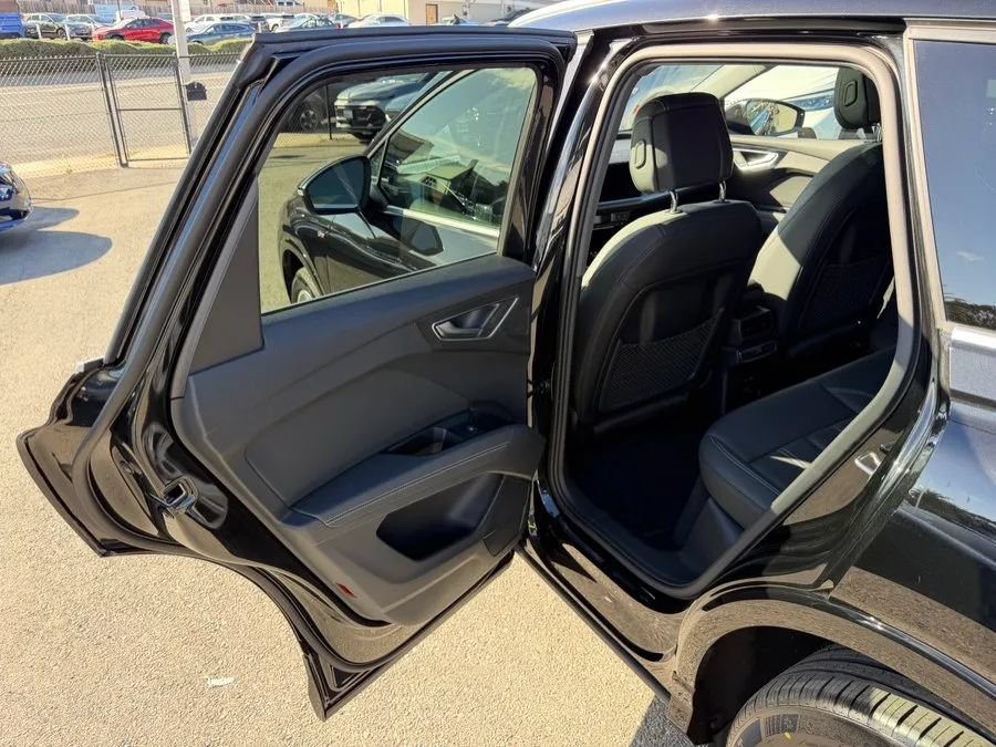 Used 2023 Audi Q4 e-tron Premium Plus AWD/4WD image 40