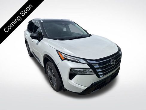 Used 2024 Nissan Rogue Platinum w/ Platinum Premium Package AWD/4WD image 3