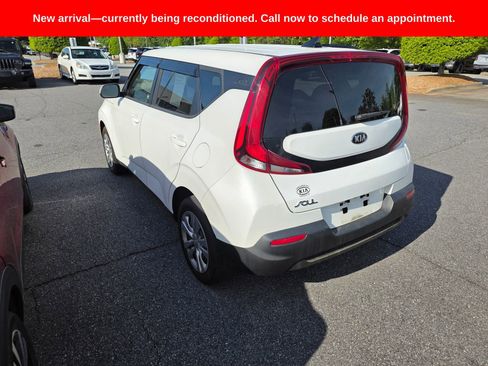 Used 2020 Kia Soul LX FWD image 2