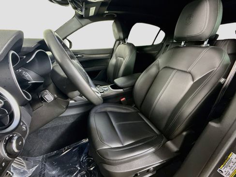Used 2023 Alfa Romeo Stelvio Ti AWD/4WD image 22