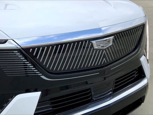 New 2025 Cadillac Escalade IQ Luxury 2 image 31