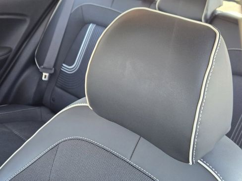 Certified 2025 Hyundai Venue Limited image 14