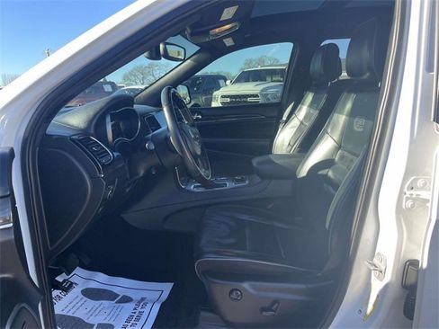 Used 2019 Jeep Grand Cherokee Overland image 16