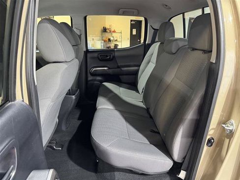 Used 2018 Toyota Tacoma SR5 RWD image 28