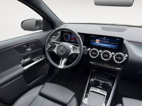 Used 2026 Mercedes-Benz GLA 250 4MATIC image 16
