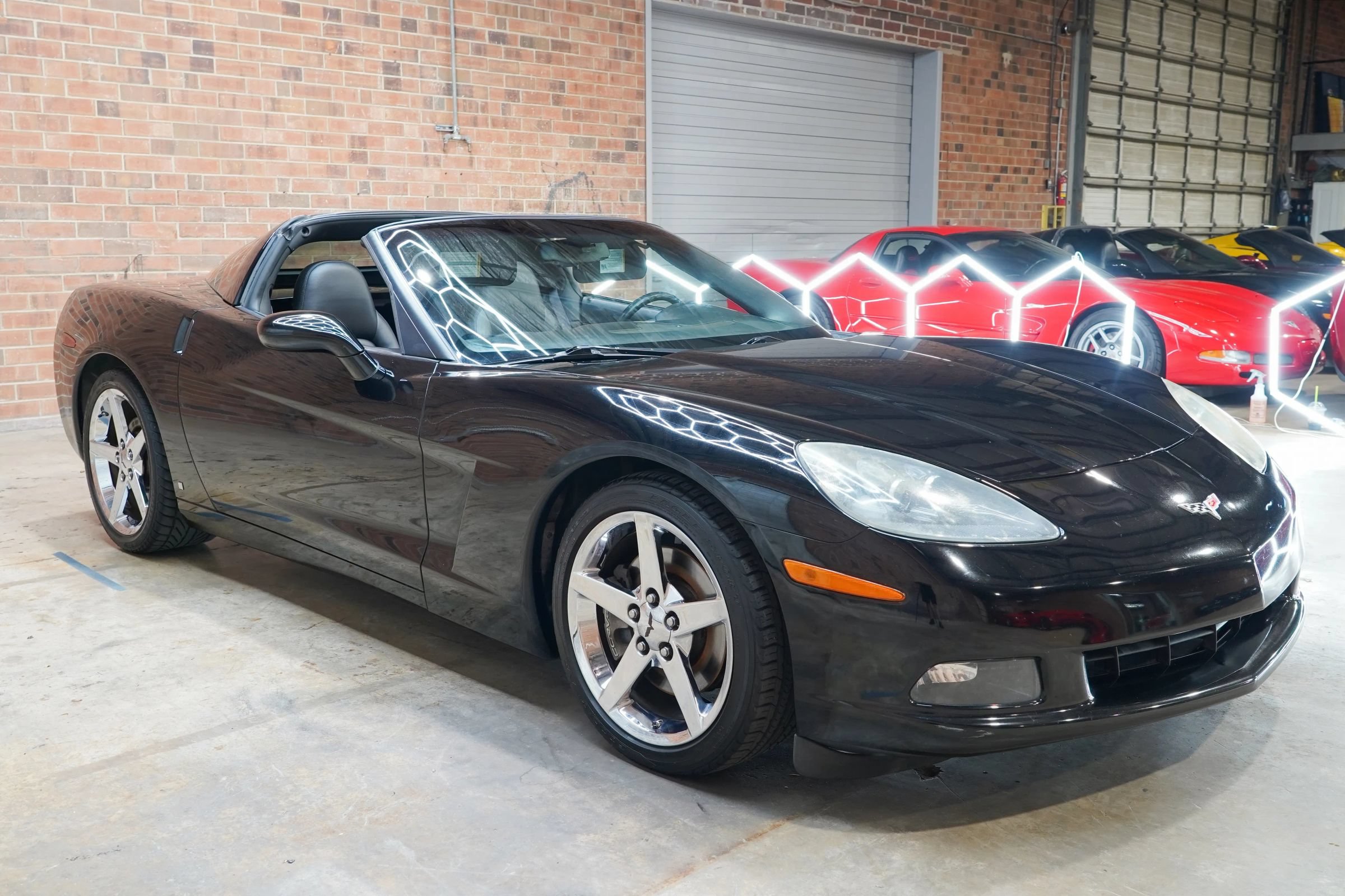Used 2007 Chevrolet Corvette Coupe w/ Preferred Equipment Group RWD image 32