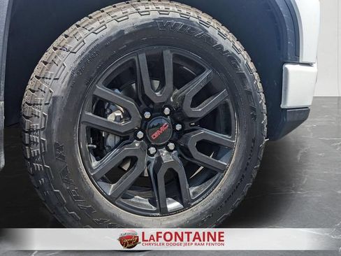 Used 2025 GMC Sierra 1500 AT4 w/ AT4 Premium Package AWD/4WD image 33