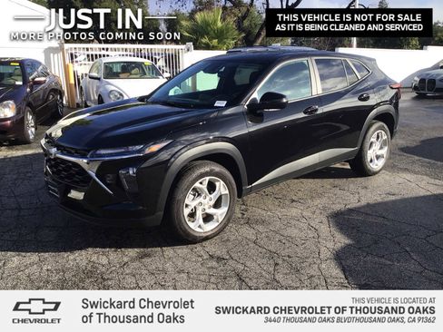 Used 2025 Chevrolet Trax LS w/ LS Convenience Package image 1