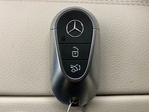 Used 2024 Mercedes-Benz CLE 300 4MATIC Cabriolet image 32