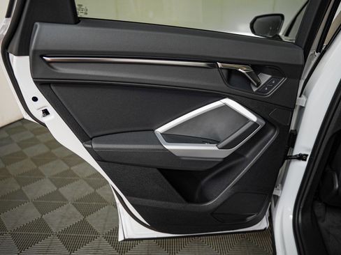 New 2025 Audi Q3 2.0T Premium image 24