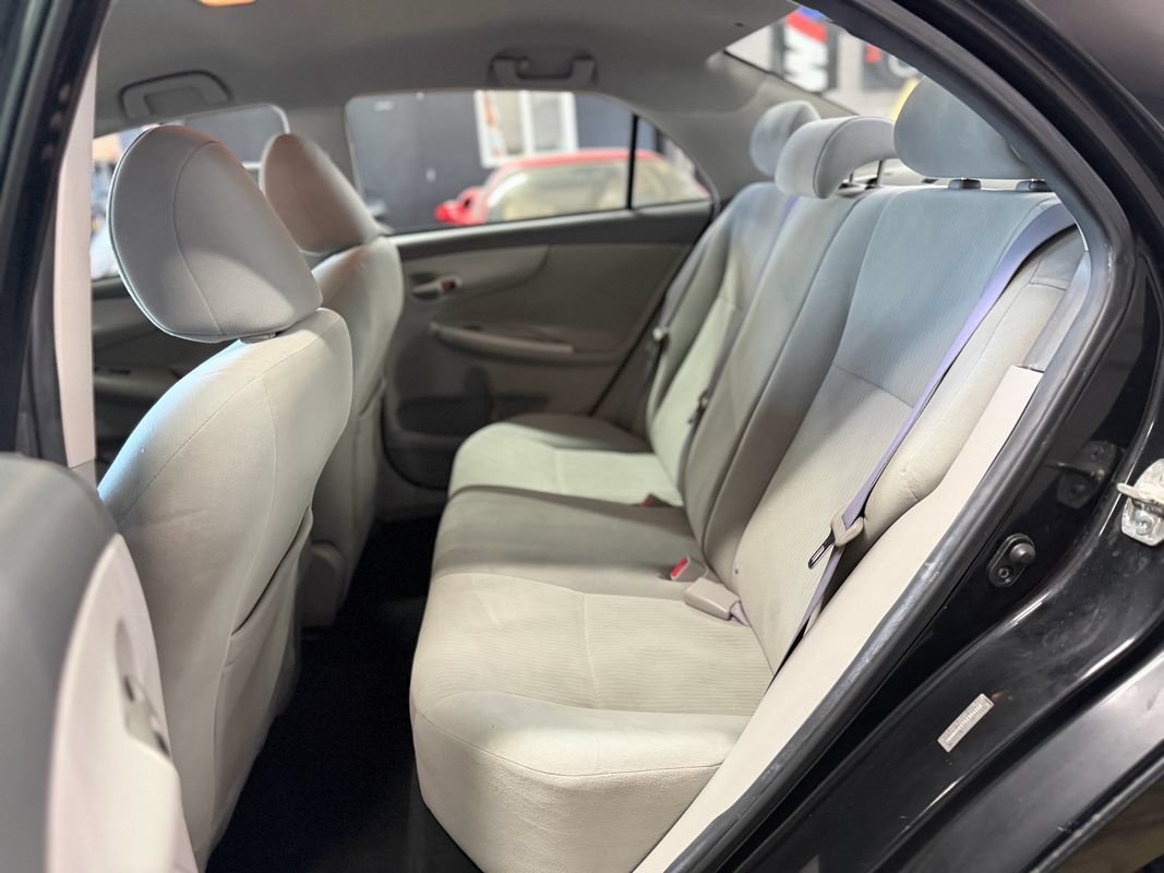 Used 2010 Toyota Corolla LE FWD image 14