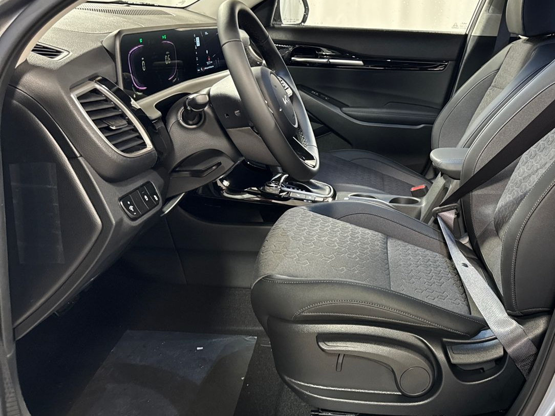 Certified 2026 Kia Seltos S AWD/4WD image 3
