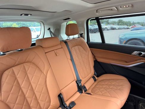 Used 2024 BMW X7 xDrive40i w/ Executive Package AWD/4WD image 18