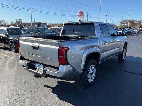 Used 2025 Toyota Tacoma SR5 image 17