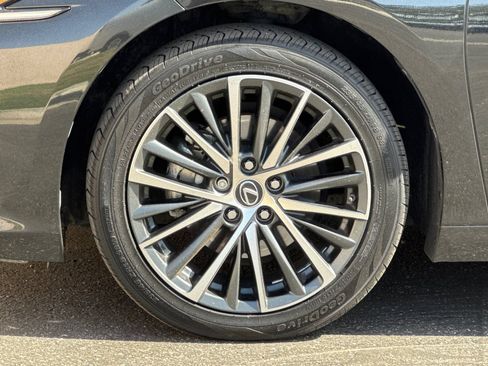 Certified 2024 Lexus ES 350 w/ Premium Package FWD image 29