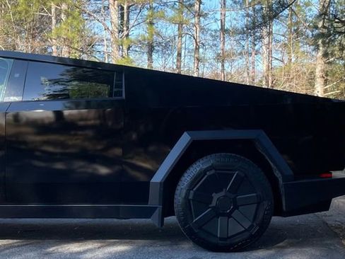 Used 2025 Tesla Cybertruck 2WD Crew Cab image 5