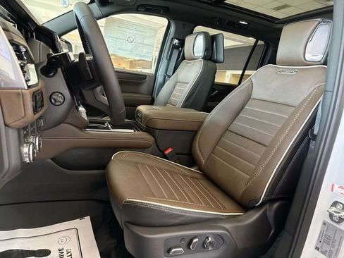 New 2026 GMC Yukon XL Denali Ultimate AWD/4WD image 19
