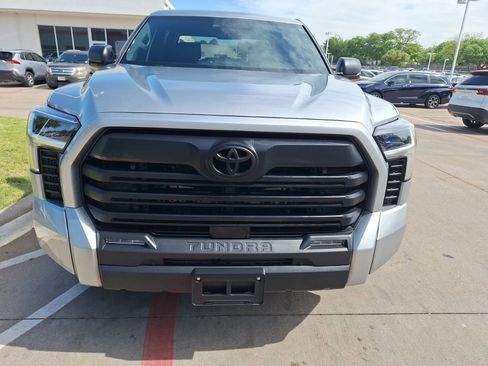 Used 2025 Toyota Tundra SR5 w/ SR5 Premium Package image 9