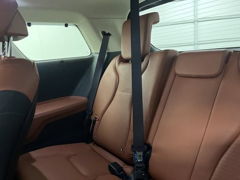 Used 2025 Kia Carnival SX Prestige FWD image 18