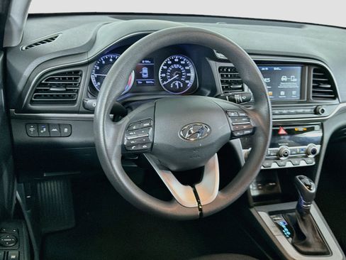 Used 2020 Hyundai Elantra SEL w/ Cargo Package (C1) FWD image 18