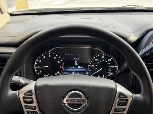 Used 2022 Nissan Titan SV AWD/4WD image 29